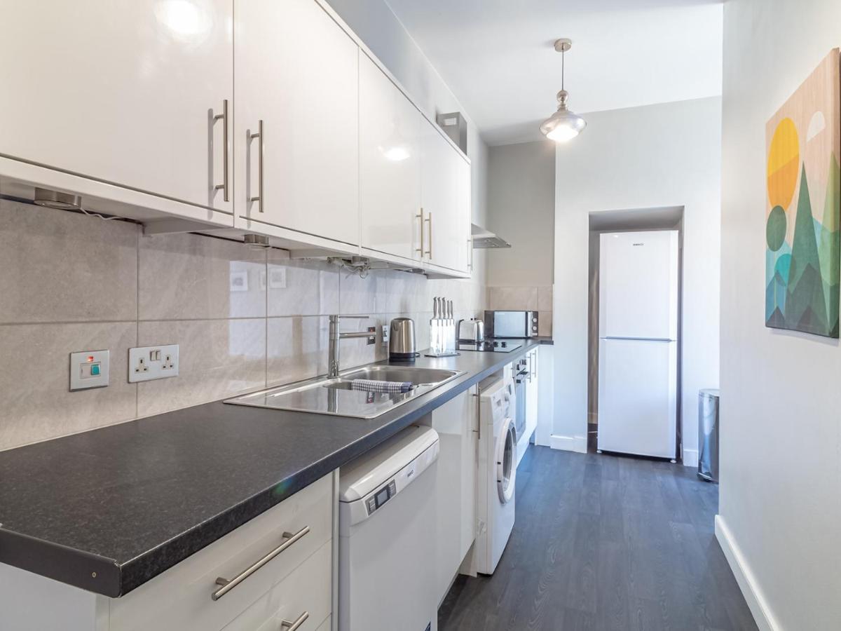 Pass The Keys Spacious And Homely Flat On The Royal Mile Edinburgh Exterior photo