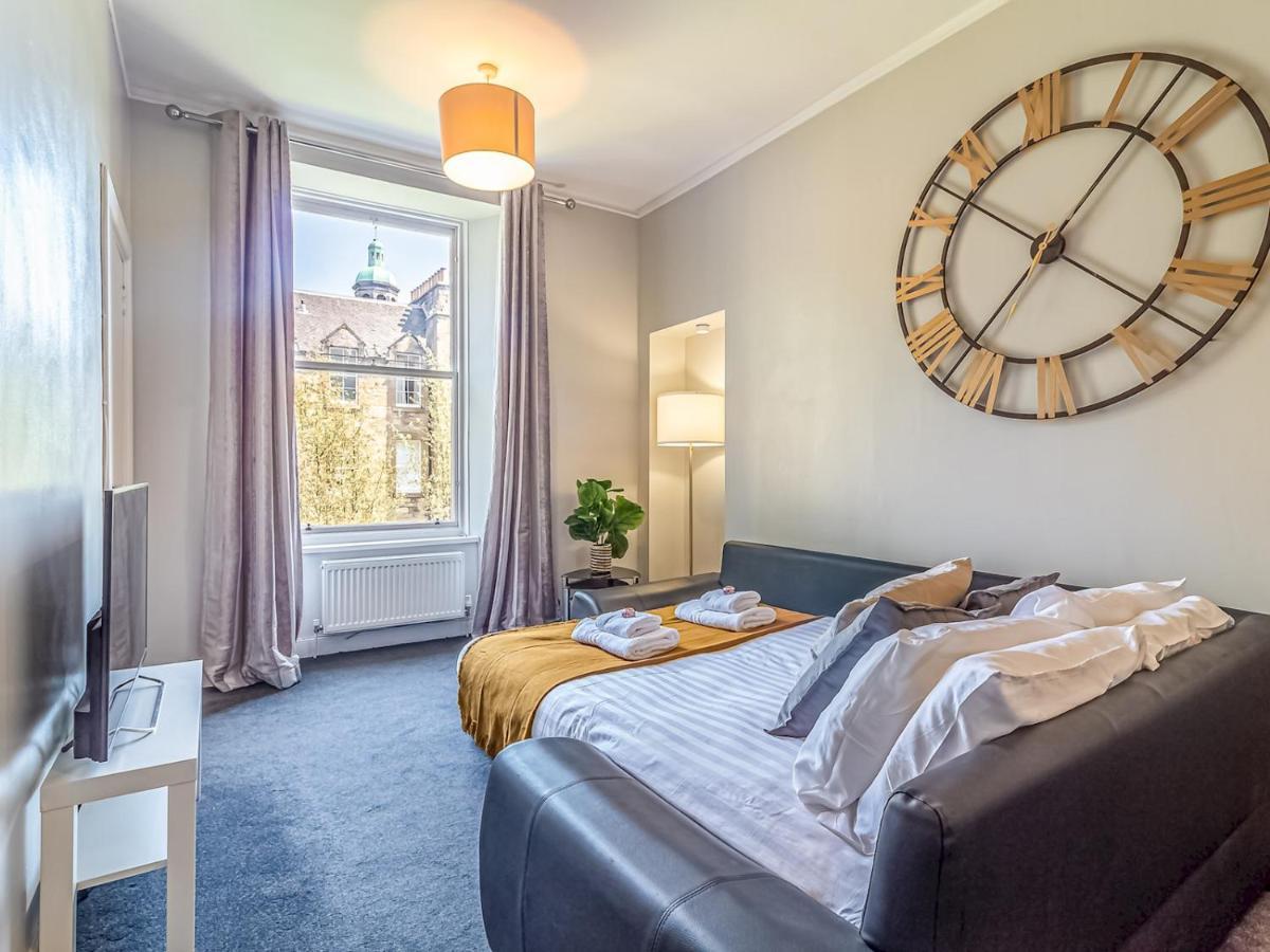 Pass The Keys Spacious And Homely Flat On The Royal Mile Edinburgh Exterior photo
